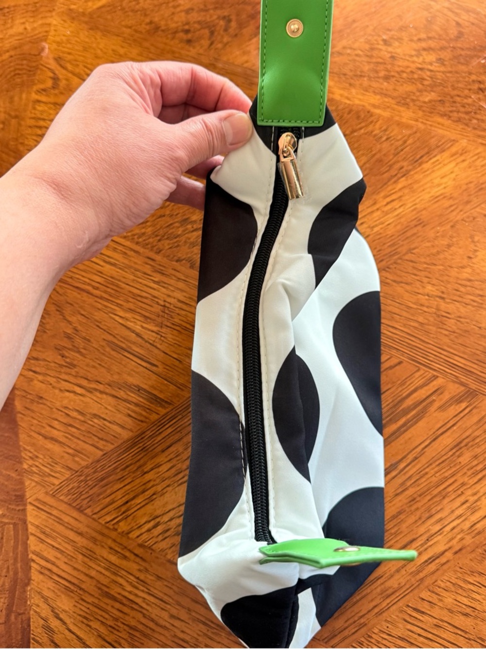 NWOT kate spade Black and White Large Polka Dot Pouch with Green Logo Tag - Picture 4 of 5